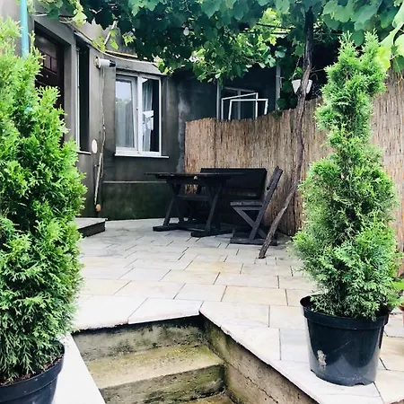 в 5 минутах от моря, черноморка, Apartment *