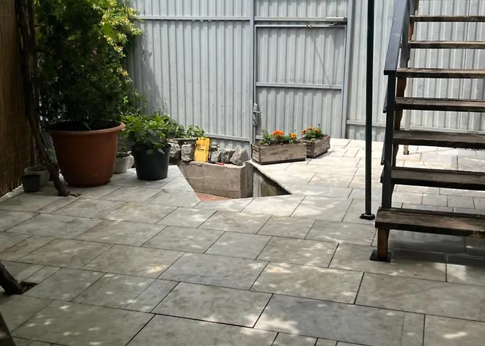 в 5 минутах от моря, черноморка, Apartment *